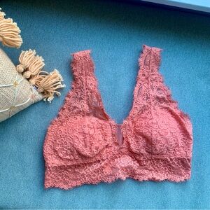Peach lacy aerie bralette